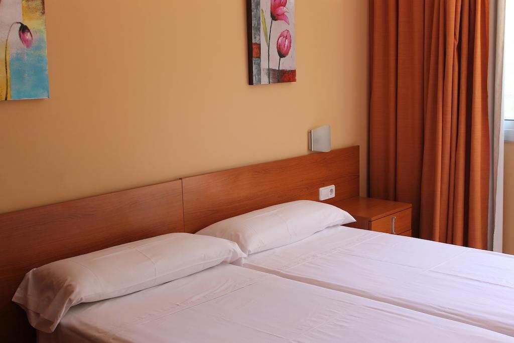Hostal Cal Siles El Prat de Llobregat Pokoj fotografie