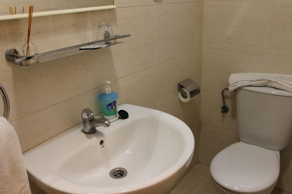 Hostal Cal Siles El Prat de Llobregat Exteriér fotografie
