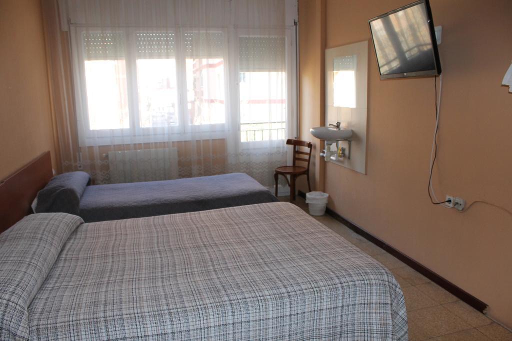 Hostal Cal Siles El Prat de Llobregat Exteriér fotografie
